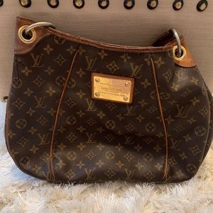 ❗️ SOLD❗️ Authentic Louis Vuitton Galleria